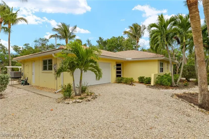 Picture of 1018 S Yachtsman Dr, Sanibel FL 33957