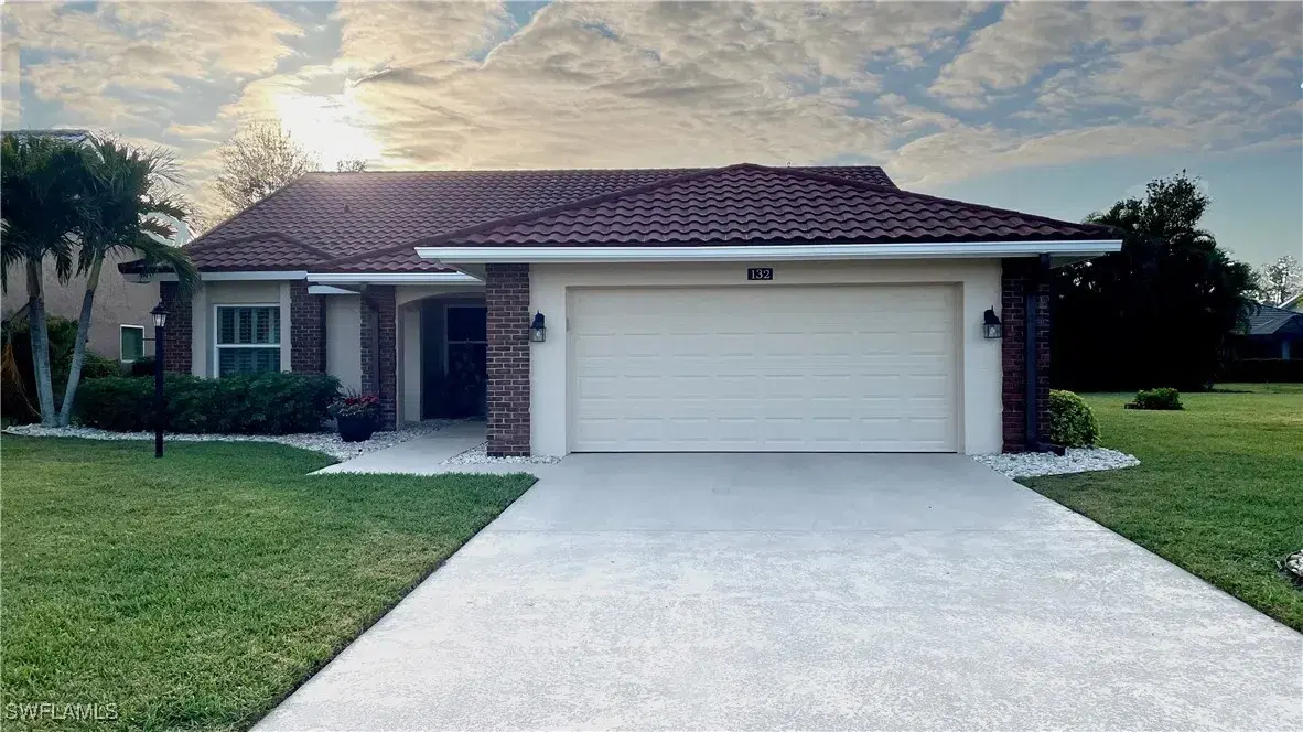 Picture of 132 Granville Ct, Naples, FL 34104
