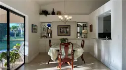 Picture of 132 Granville Ct, Naples, FL 34104