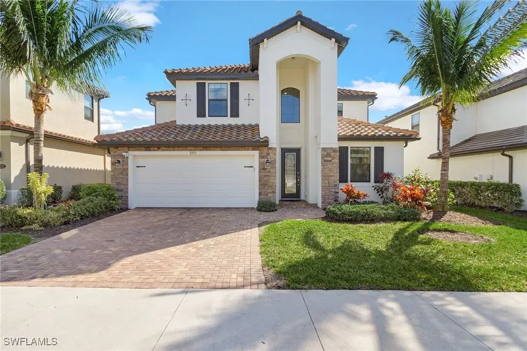 Picture of 9221 Woodhurst Dr, Naples, FL 34120