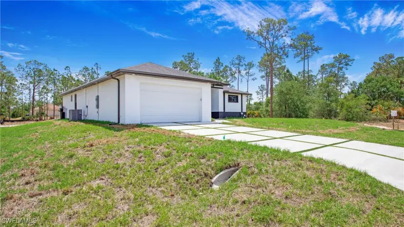 Picture of 1420 Poinsettia Ave, Lehigh Acres FL 33972