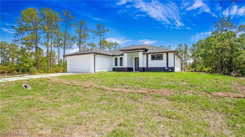 Picture of 1420 Poinsettia Ave, Lehigh Acres FL 33972