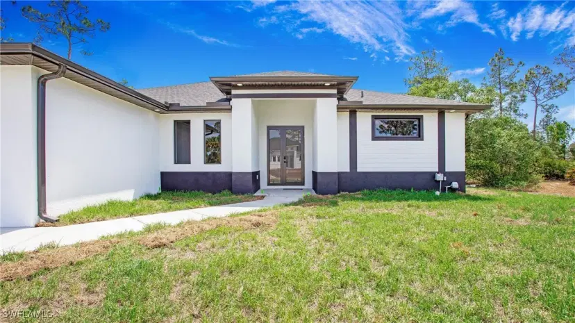 Picture of 1420 Poinsettia Ave, Lehigh Acres FL 33972