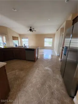 Picture of 409 SW 8Th St, Cape Coral, FL 33991