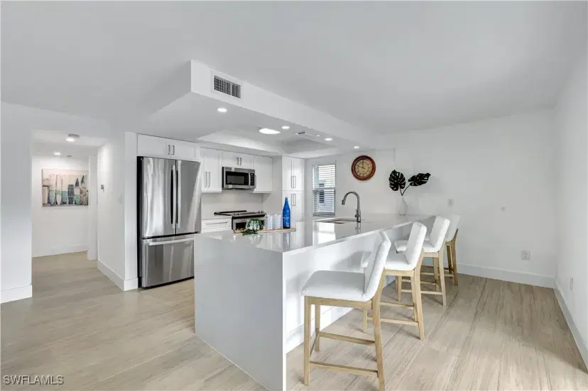 Picture of 1155 Sandpiper St A7, Naples FL 34102