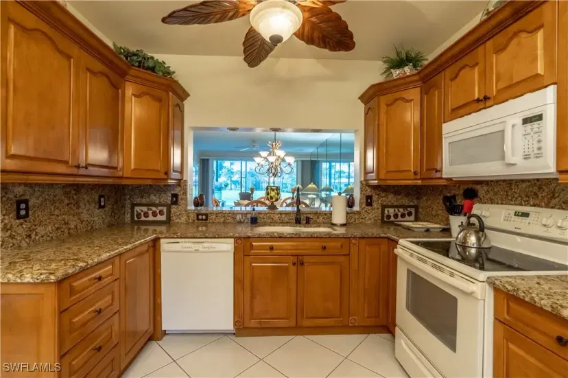 Picture of 725 Saratoga Cir A103, Naples FL 34104