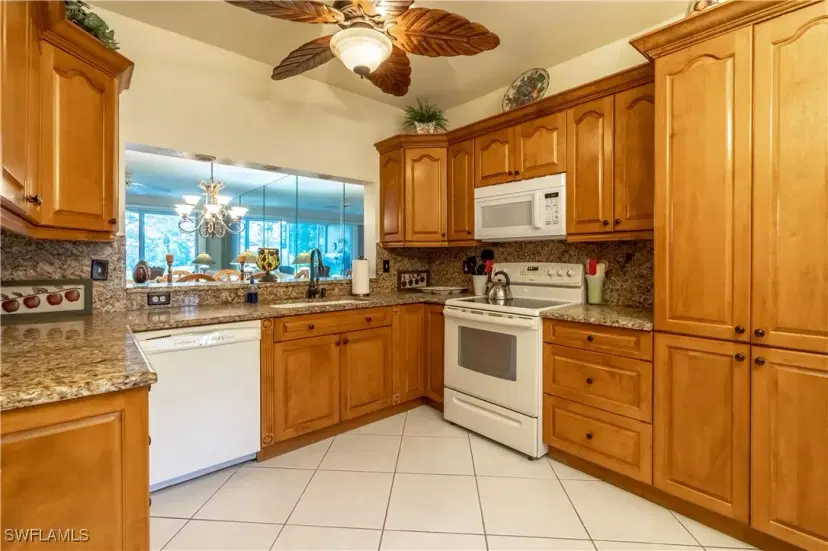 Picture of 725 Saratoga Cir A103, Naples FL 34104