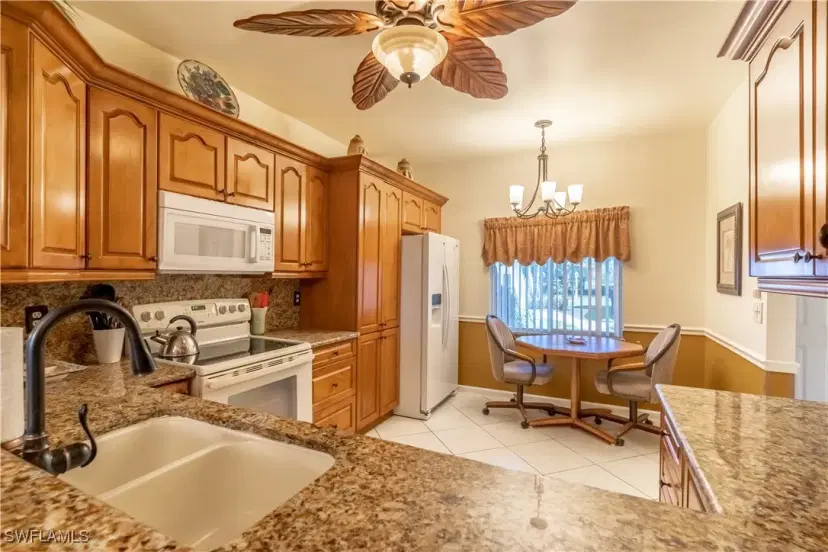 Picture of 725 Saratoga Cir A103, Naples FL 34104