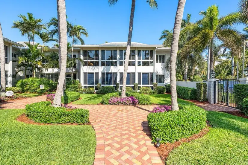 Picture of 200 Andrews Avenue 4, Delray Beach FL 33483