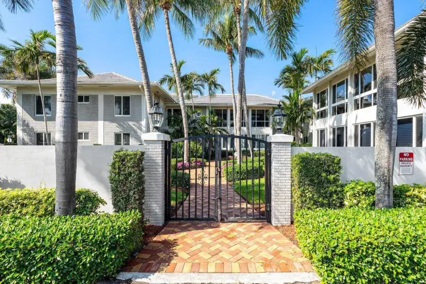Picture of 200 Andrews Avenue 4, Delray Beach FL 33483