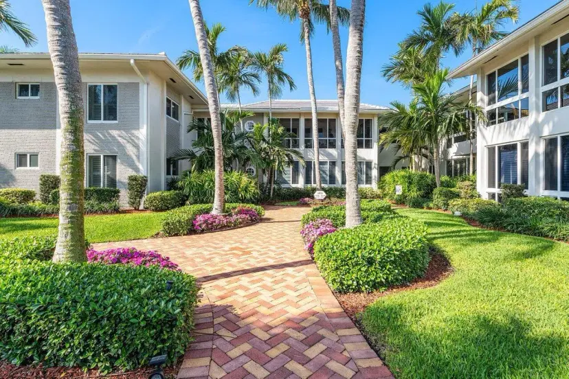 Picture of 200 Andrews Avenue 4, Delray Beach FL 33483