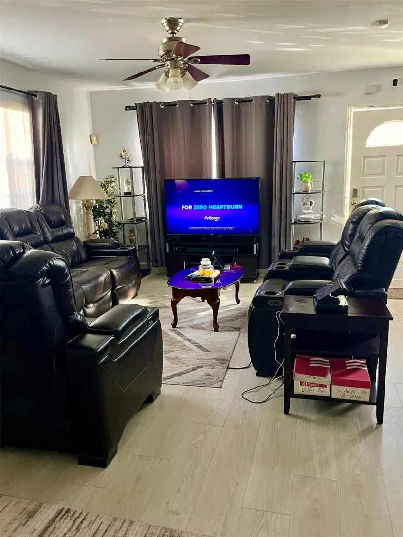 Picture of 2335 NW 171St Ter, Miami Gardens FL 33056