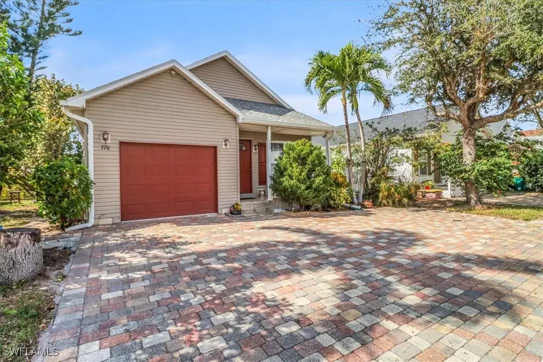 Picture of 370 Leawood Cir, Naples, FL 34104
