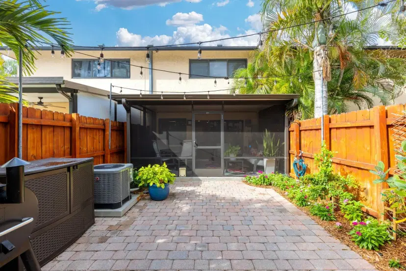Picture of 2134 NE 9Th Ave 2134, Wilton Manors FL 33305
