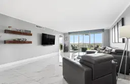Picture of 3520 Oaks Way 910, Pompano Beach, FL 33069