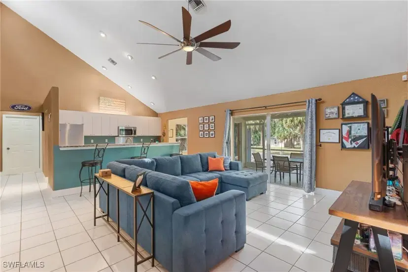 Picture of 561 8Th St Ne, Naples FL 34120