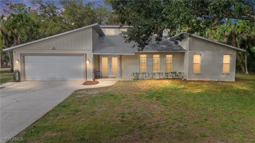 Picture of 561 8Th St Ne, Naples FL 34120
