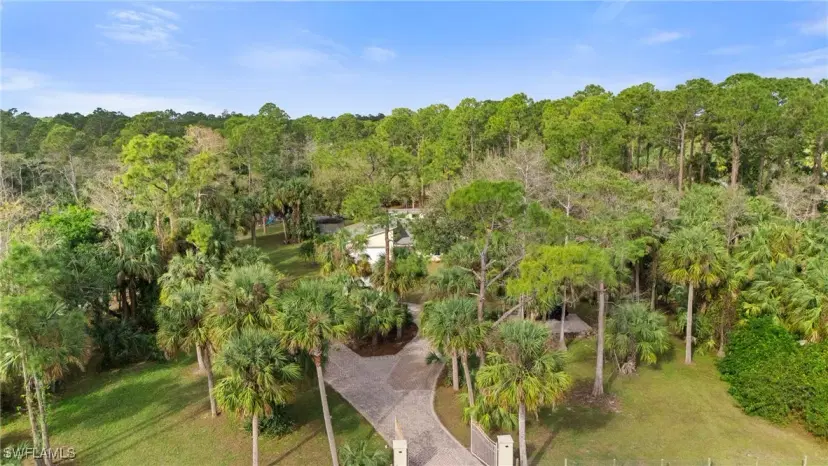 Picture of 561 8Th St Ne, Naples FL 34120
