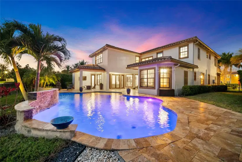 Picture of 8901 Edgewater Bnd, Parkland FL 33076