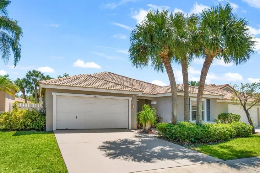 Picture of 5169 Prairie Dunes Village Circle, Lake Worth FL 33463