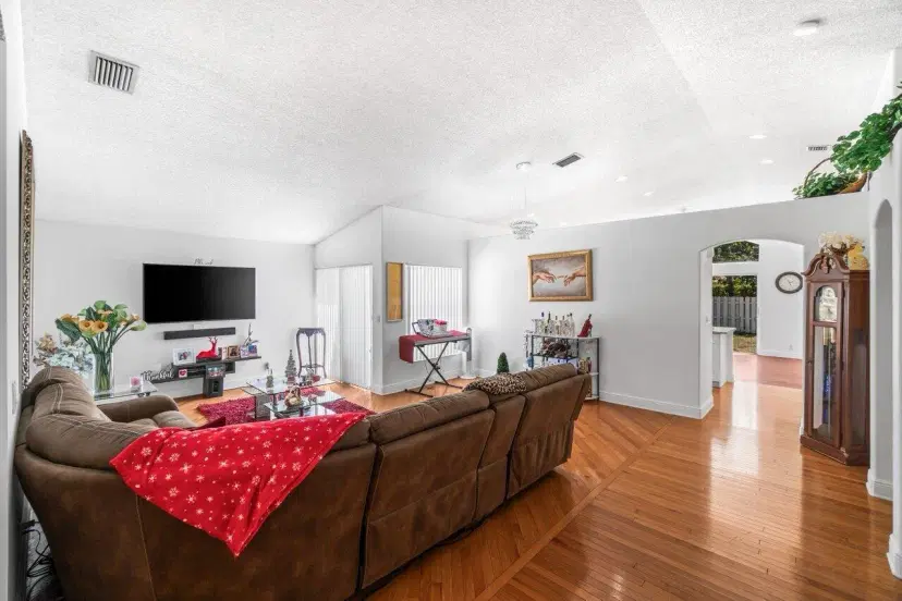 Picture of 5169 Prairie Dunes Village Circle, Lake Worth FL 33463