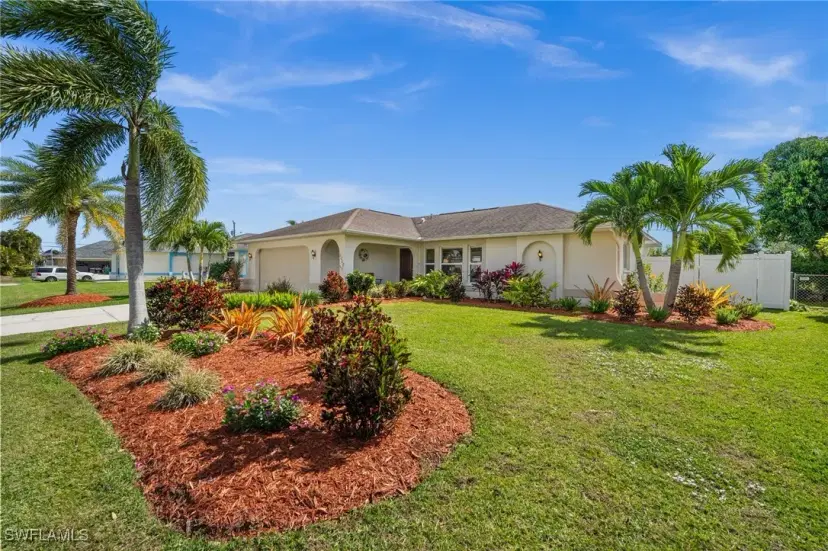 Picture of 2008 Bolado Pkwy, Cape Coral FL 33990