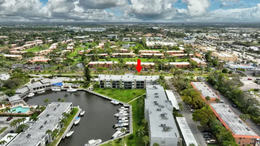 Picture of 1950 SW Palm City Road 4-203, Stuart FL 34994