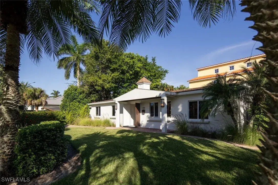 Picture of 799 Broad Ave S, Naples, FL 34102