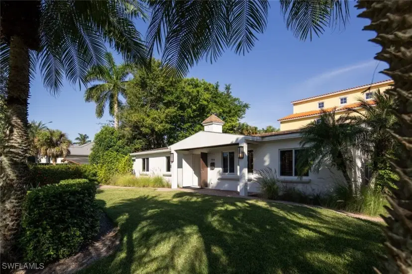 Picture of 799 Broad Ave S, Naples FL 34102