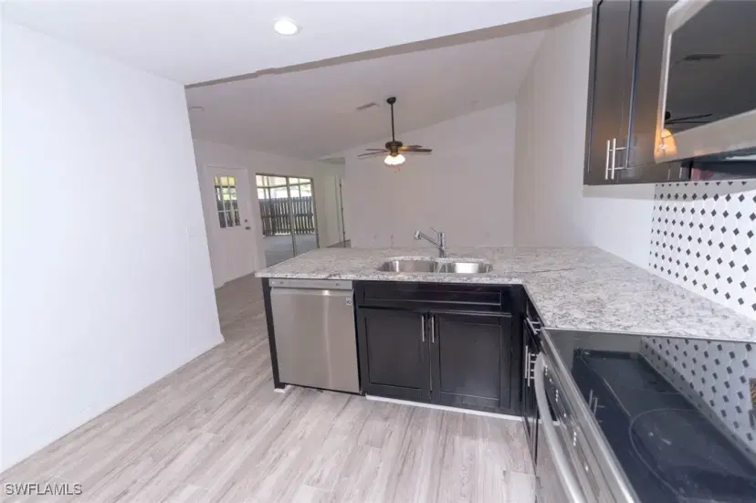 Picture of 5620 Foxlake Dr 5620, North Fort Myers FL 33917