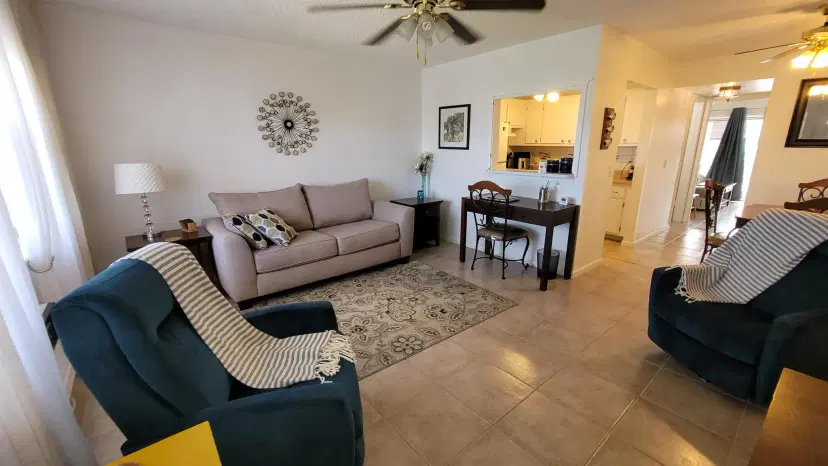 Picture of 114 Chatham E, West Palm Beach FL 33417