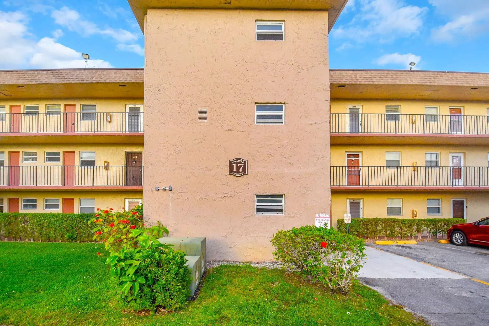 Picture of 715 Lori Drive 307, Palm Springs, FL 33461
