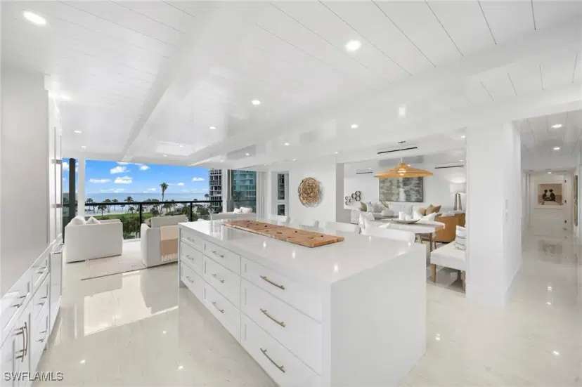 Picture of 4031 Gulf Shore Blvd N 5A, Naples FL 34103