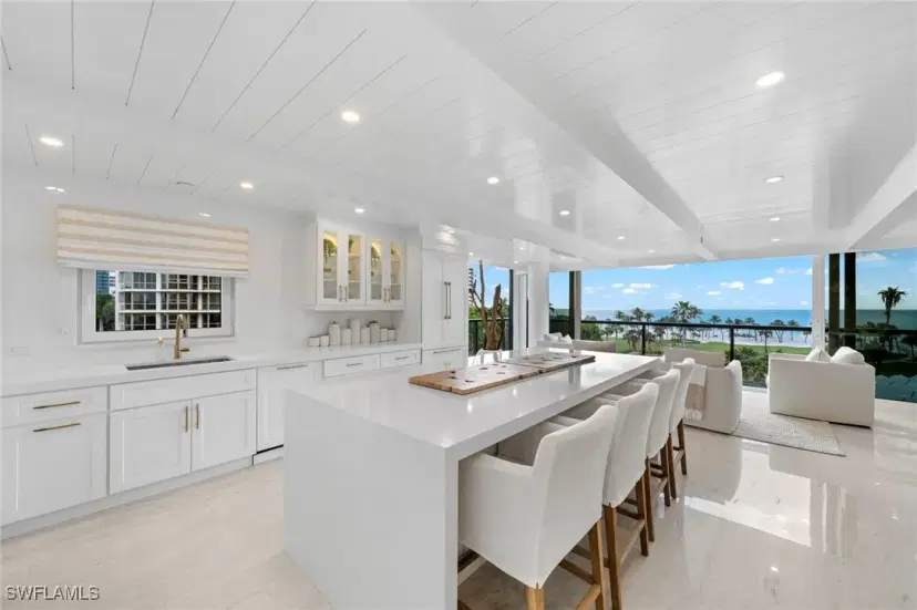 Picture of 4031 Gulf Shore Blvd N 5A, Naples FL 34103