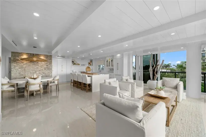 Picture of 4031 Gulf Shore Blvd N 5A, Naples FL 34103