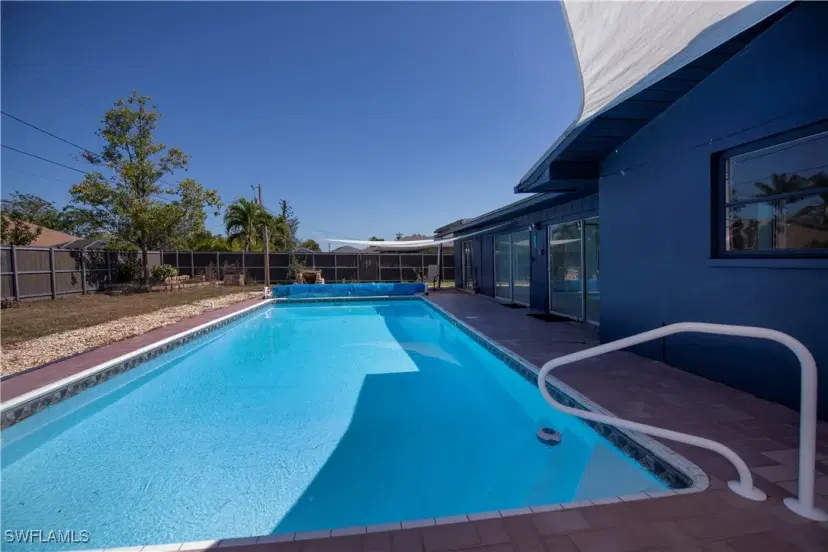 Picture of 4044 Country Club Blvd, Cape Coral FL 33904