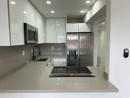 Picture of 9061 Sunrise Lakes Blvd 212, Sunrise, FL 33322