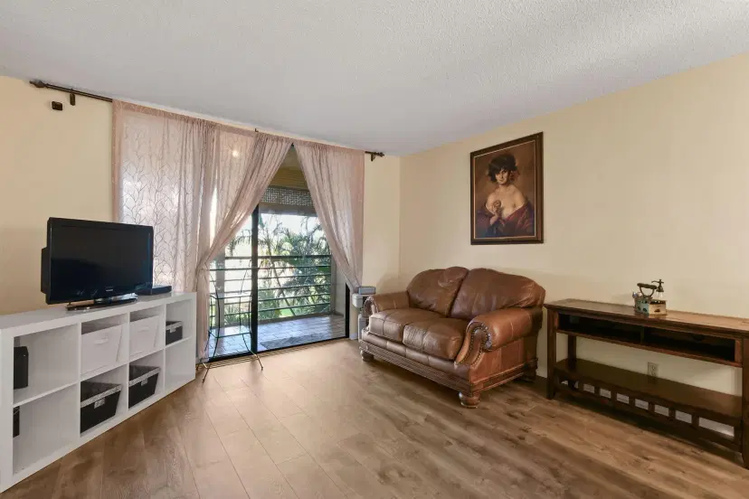 Picture of 4640 Lucerne Lakes Boulevard 306, Lake Worth FL 33467