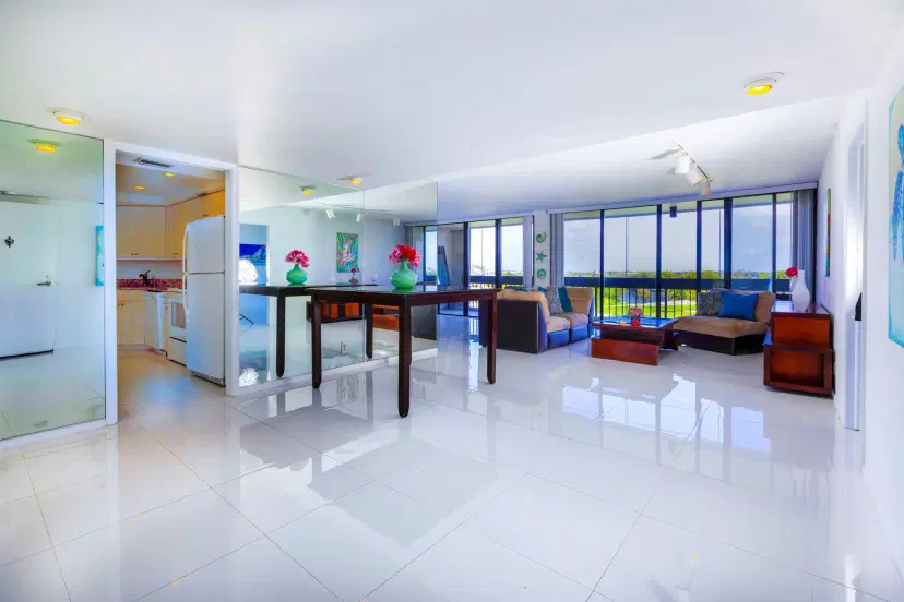 Picture of 2000 Presidential Way 702, West Palm Beach FL 33401