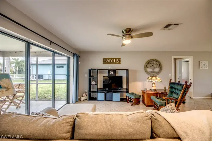 Picture of 1205 SW 2Nd Ave, Cape Coral FL 33991