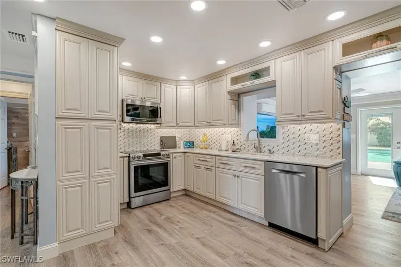 Picture of 1254 Cooper Dr, Naples FL 34103