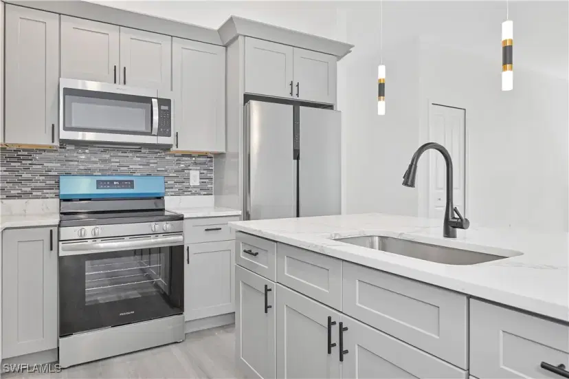 Picture of 229 Maria St, Fort Myers FL 33916