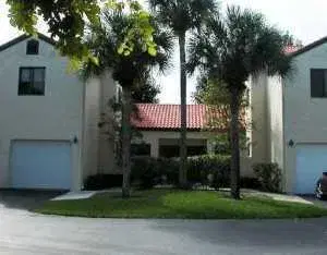 Picture of 15 S Via De Casas Sur 102, Boynton Beach FL 33426