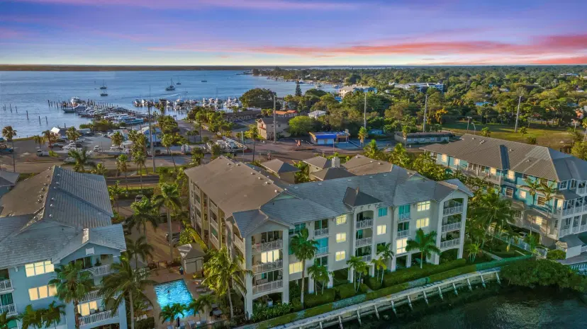 Picture of 275 NW Flagler Avenue 204, Stuart FL 34994