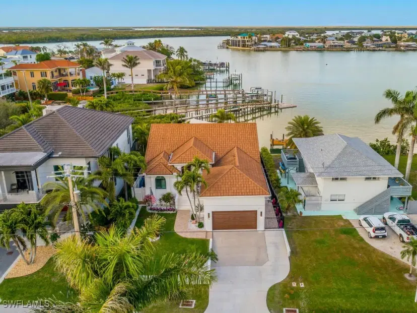 Picture of 33 Pelican St W, Naples FL 34113