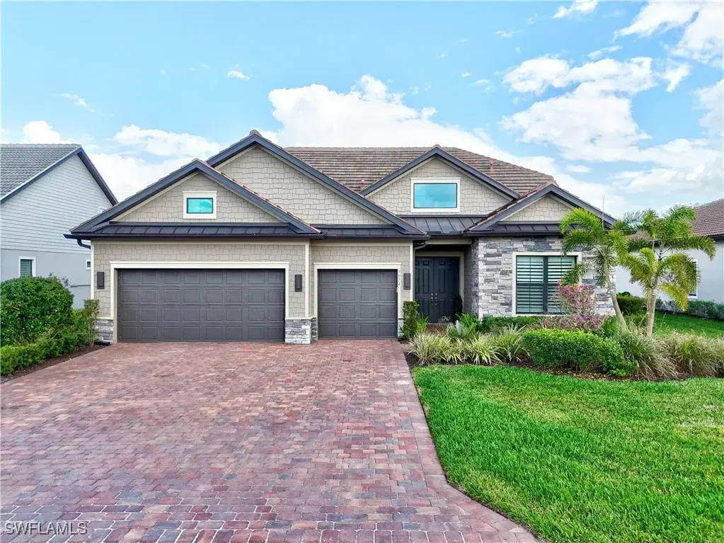 Picture of 9574 Everglades Dr, Naples, FL 34120