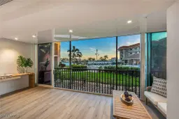 Picture of 222 Harbour Dr 106, Naples, FL 34103