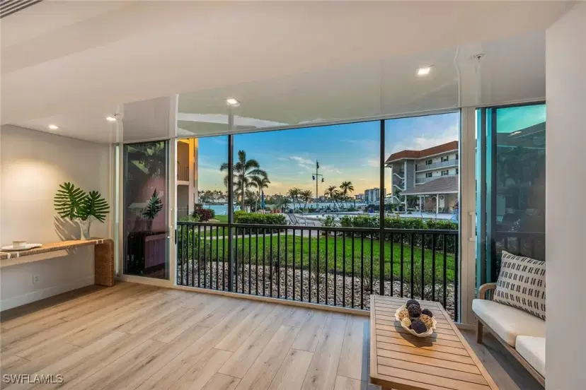 Picture of 222 Harbour Dr 106, Naples FL 34103