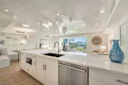 Picture of 222 Harbour Dr 106, Naples, FL 34103