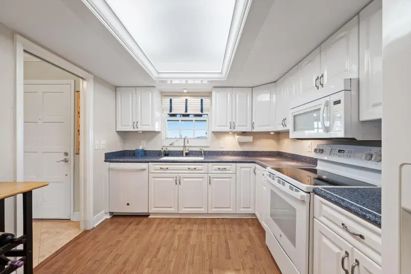 Picture of 145 Atlantis Boulevard Ph4, Atlantis FL 33462